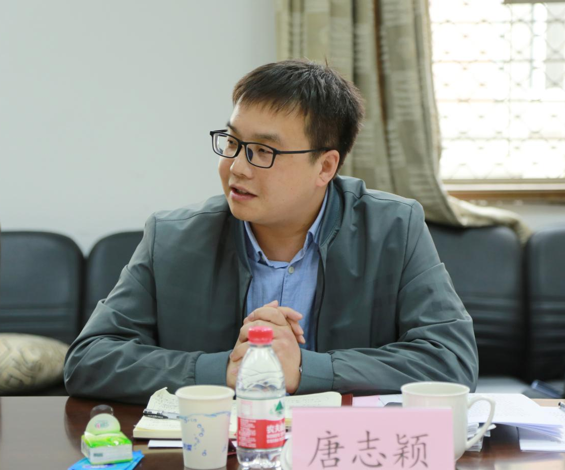 学校召开发展党员工作研讨会