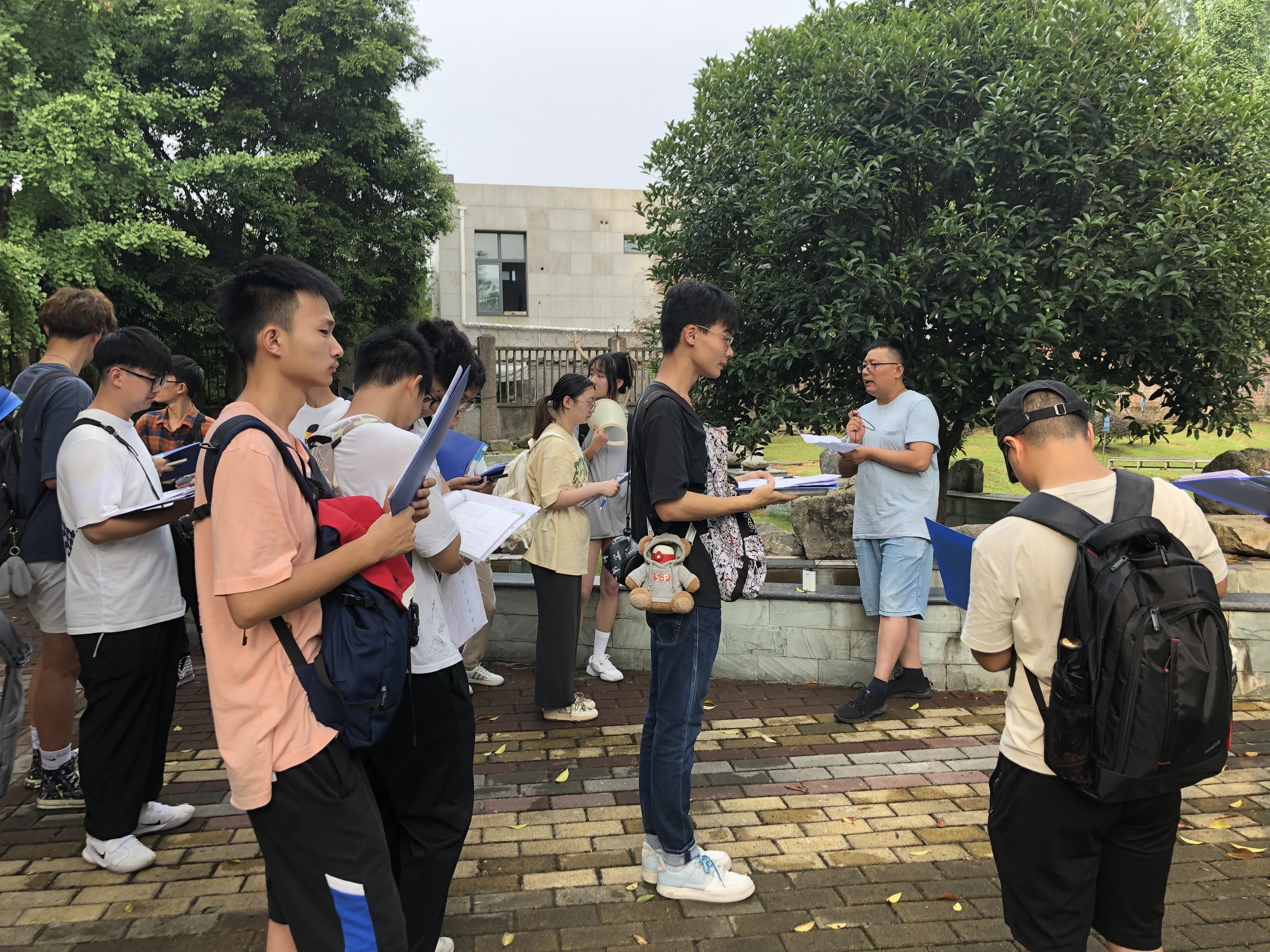 专业启蒙行于峨眉山水 技能初练传承科学精神——我校开展2022年暑期峨眉山地质认识联合实习