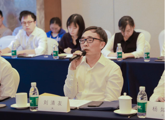 我校与蜀道集团四川省轨道公司签署战略合作框架协议