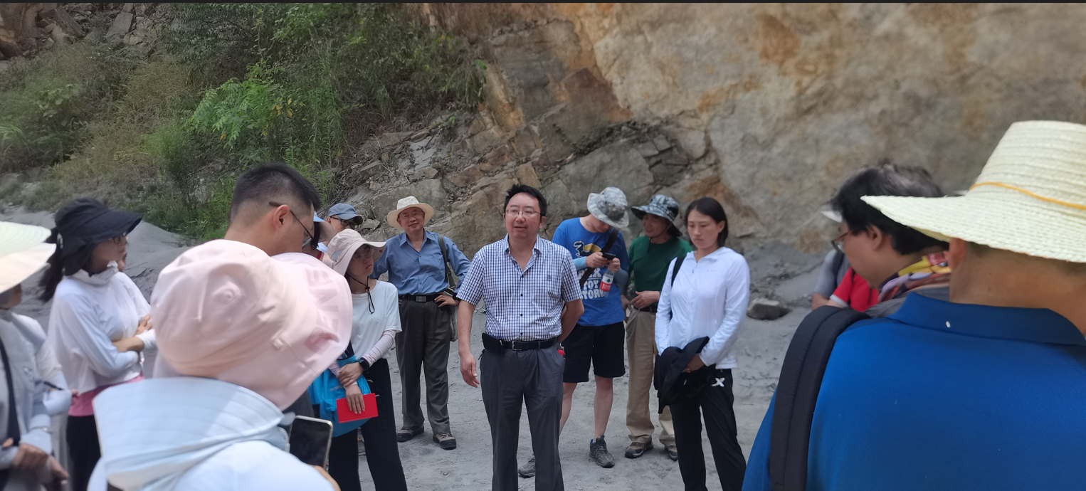 专业启蒙行于峨眉山水 技能初练传承科学精神——我校开展2022年暑期峨眉山地质认识联合实习