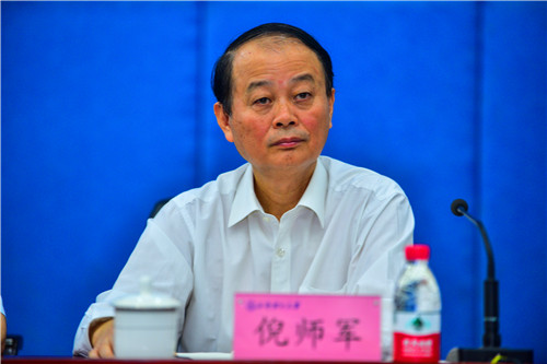 倪师军表态发言